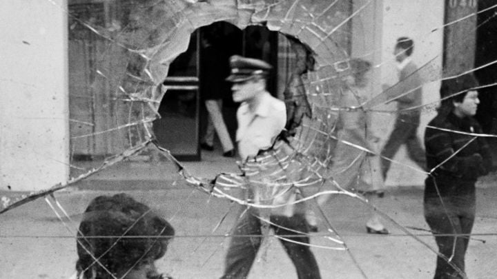 Susan Meiselas: Chile Desde Adentro. 15 Fotografos Chilenos